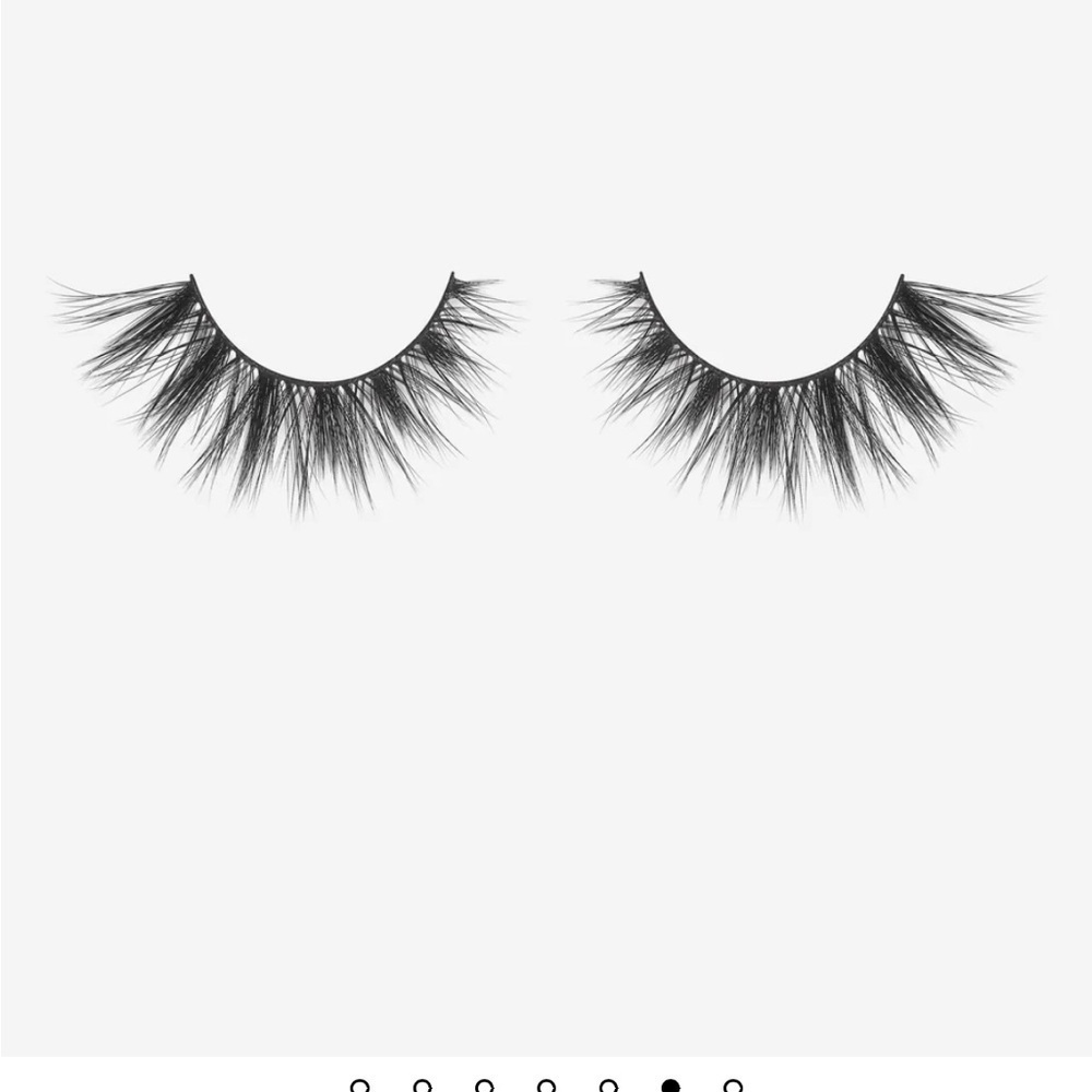 Lilly lashes 
Megan
3D FAUX MINK
Wispy & Light Volume + Long Length
25 wears - Picture 3 of 5